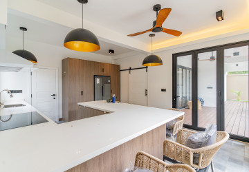 5 Bedroom Villa For Rent - Arey Ksat, Phnom Penh thumbnail