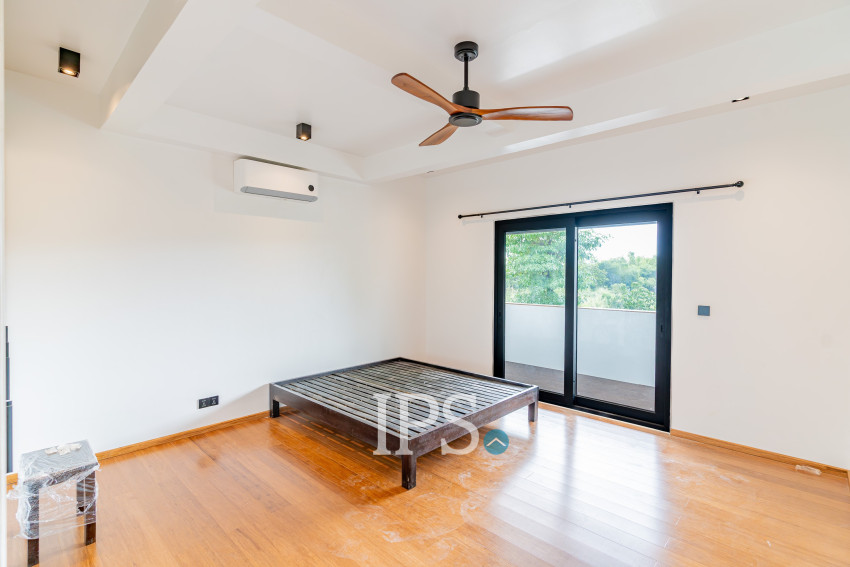 5 Bedroom Villa For Rent - Arey Ksat, Phnom Penh