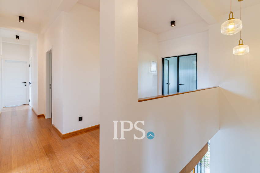5 Bedroom Villa For Rent - Arey Ksat, Phnom Penh