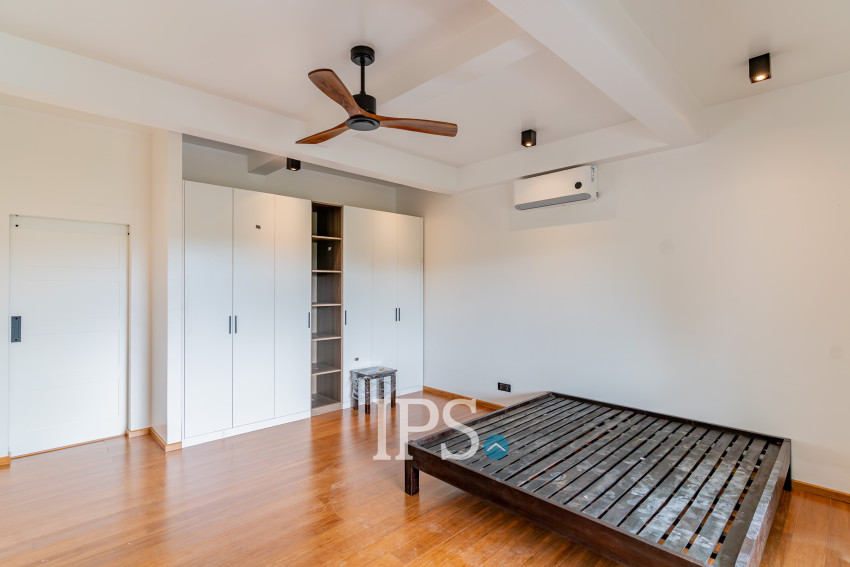 5 Bedroom Villa For Rent - Arey Ksat, Phnom Penh