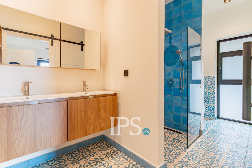 5 Bedroom Villa For Rent - Arey Ksat, Phnom Penh