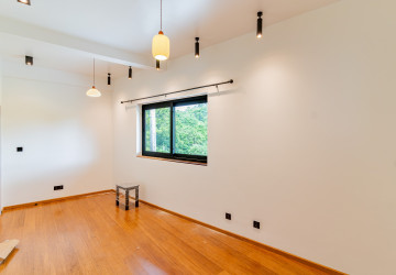 5 Bedroom Villa For Rent - Arey Ksat, Phnom Penh thumbnail