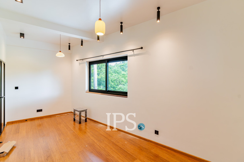 5 Bedroom Villa For Rent - Arey Ksat, Phnom Penh