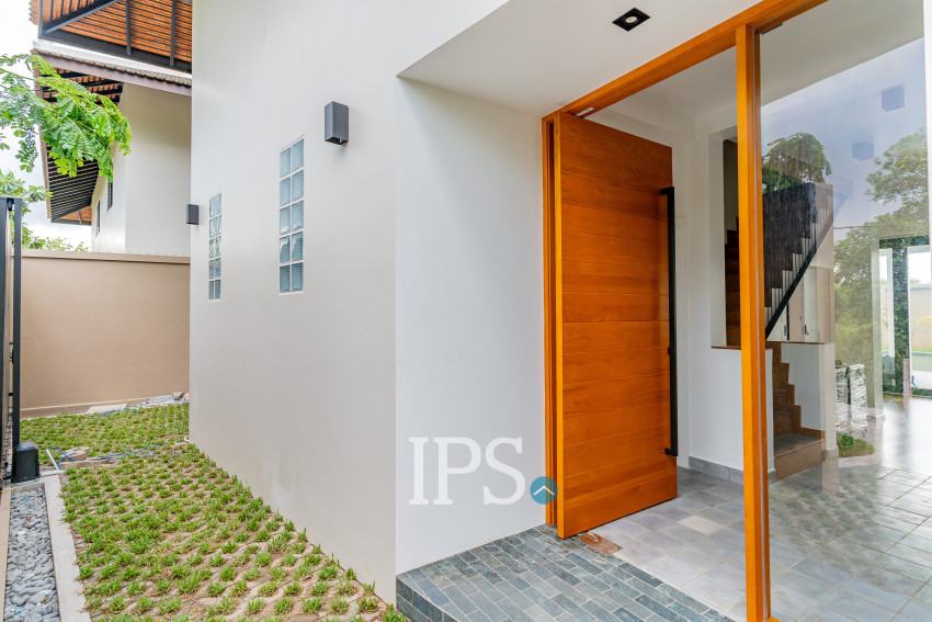 5 Bedroom Villa For Rent - Arey Ksat, Phnom Penh