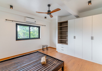 5 Bedroom Villa For Rent - Arey Ksat, Phnom Penh thumbnail