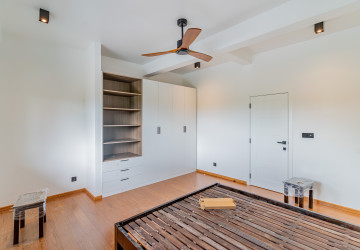 5 Bedroom Villa For Rent - Arey Ksat, Phnom Penh thumbnail