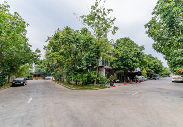 2 Bedroom Link Villa LC1 - Borey PengHouth Mercuran 2, Chbar Ampov, Phnom Penh thumbnail