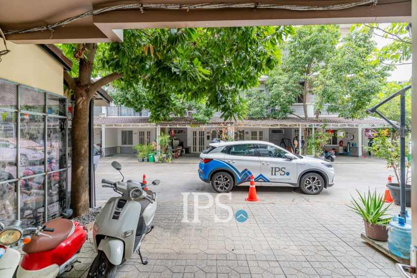 2 Bedroom Link Villa LC1 - Borey PengHouth Mercuran 2, Chbar Ampov, Phnom Penh
