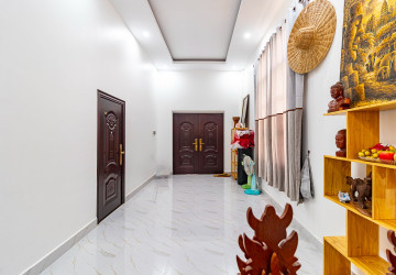 2 Bedroom House For Rent - Svay Dangkum, Siem Reap thumbnail