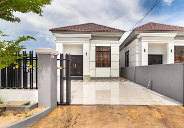 2 Bedroom House For Rent - Svay Dangkum, Siem Reap thumbnail