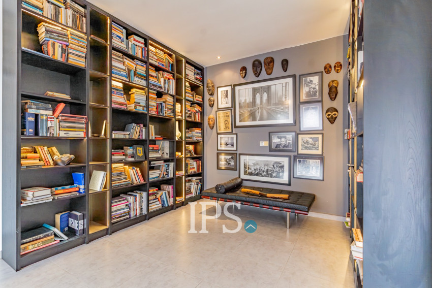 Renovated 2 Bedroom Apartment For Rent - Phsar Chas, Phnom Penh