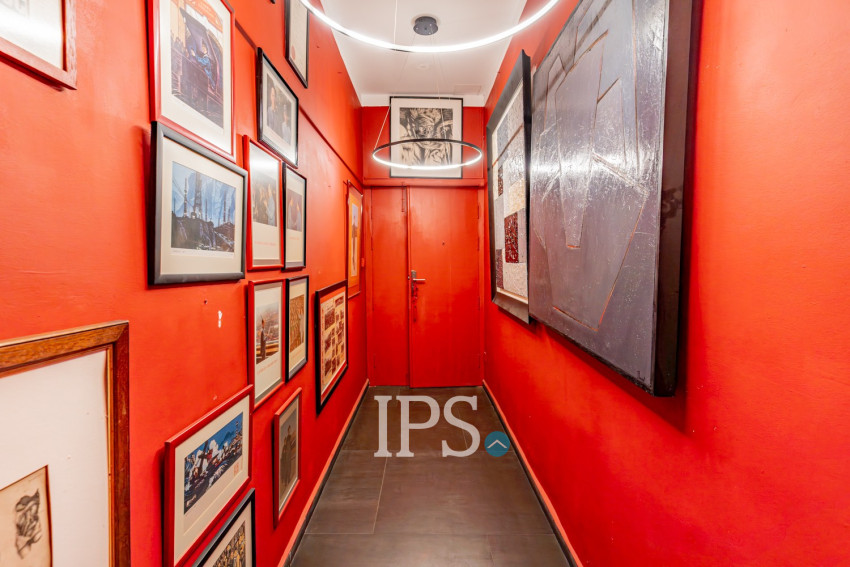 Renovated 2 Bedroom Apartment For Rent - Phsar Chas, Phnom Penh