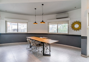 Renovated 2 Bedroom Apartment For Rent - Phsar Chas, Phnom Penh thumbnail
