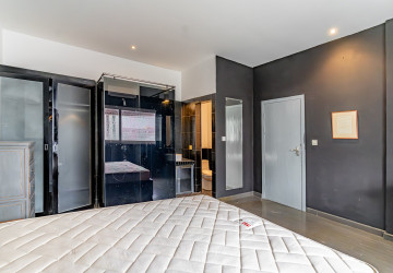 Renovated 2 Bedroom Apartment For Rent - Phsar Chas, Phnom Penh thumbnail