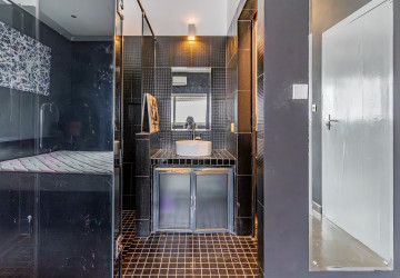 Renovated 2 Bedroom Apartment For Rent - Phsar Chas, Phnom Penh thumbnail