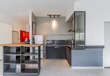 Renovated 2 Bedroom Apartment For Rent - Phsar Chas, Phnom Penh thumbnail