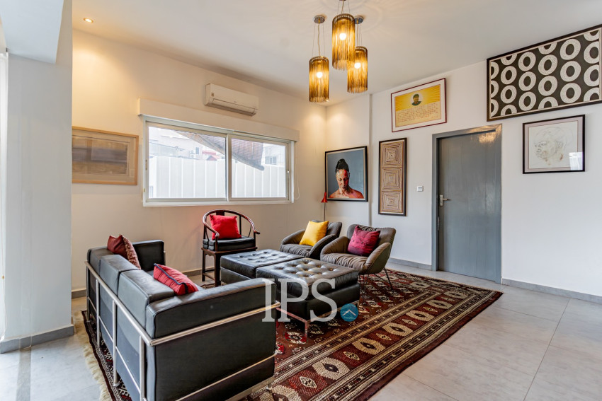 Renovated 2 Bedroom Apartment For Rent - Phsar Chas, Phnom Penh