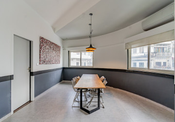 Renovated 2 Bedroom Apartment For Rent - Phsar Chas, Phnom Penh thumbnail