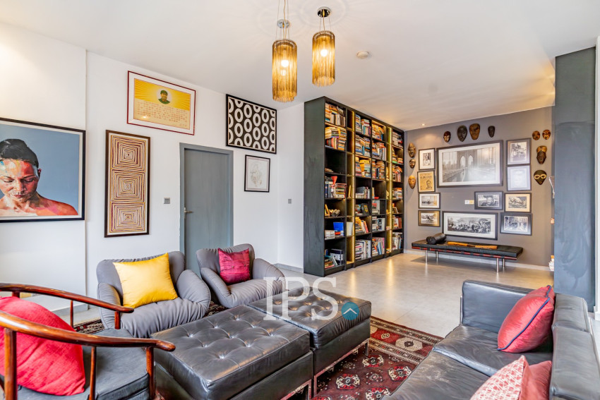 Renovated 2 Bedroom Apartment For Rent - Phsar Chas, Phnom Penh