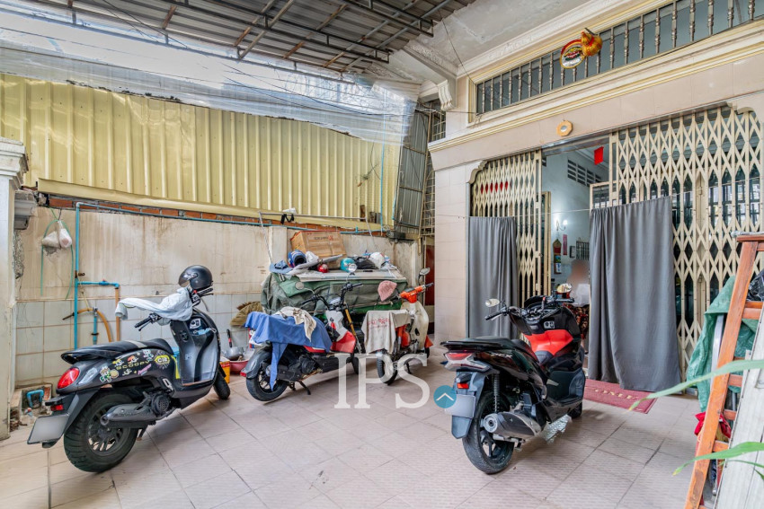3 Bedroom Townhouse For Sale - BKK3, Phnom Penh