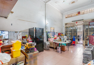 3 Bedroom Townhouse For Sale - BKK3, Phnom Penh thumbnail