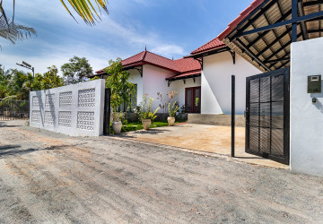 3 Bedroom Villa For Rent - Sangkat Siem Reap, Siem Reap thumbnail