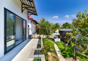 3 Bedroom Villa For Rent - Sangkat Siem Reap, Siem Reap thumbnail