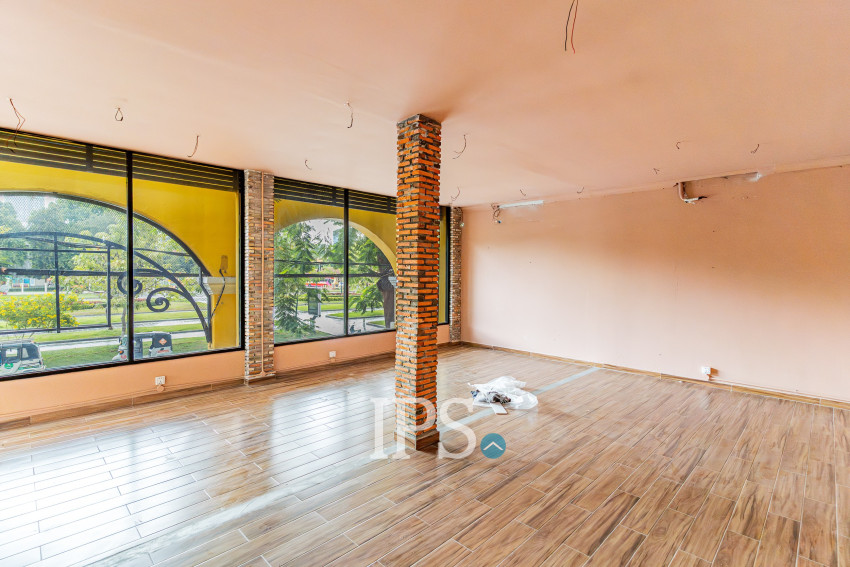 250 Sqm Commercial Building For Rent - Chakto Mukh, Phnom Penh