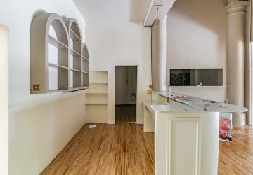 250 Sqm Commercial Building For Rent - Chakto Mukh, Phnom Penh thumbnail