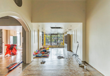 250 Sqm Commercial Building For Rent - Chakto Mukh, Phnom Penh thumbnail
