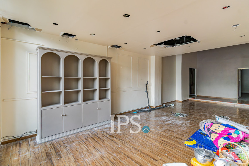 250 Sqm Commercial Building For Rent - Chakto Mukh, Phnom Penh