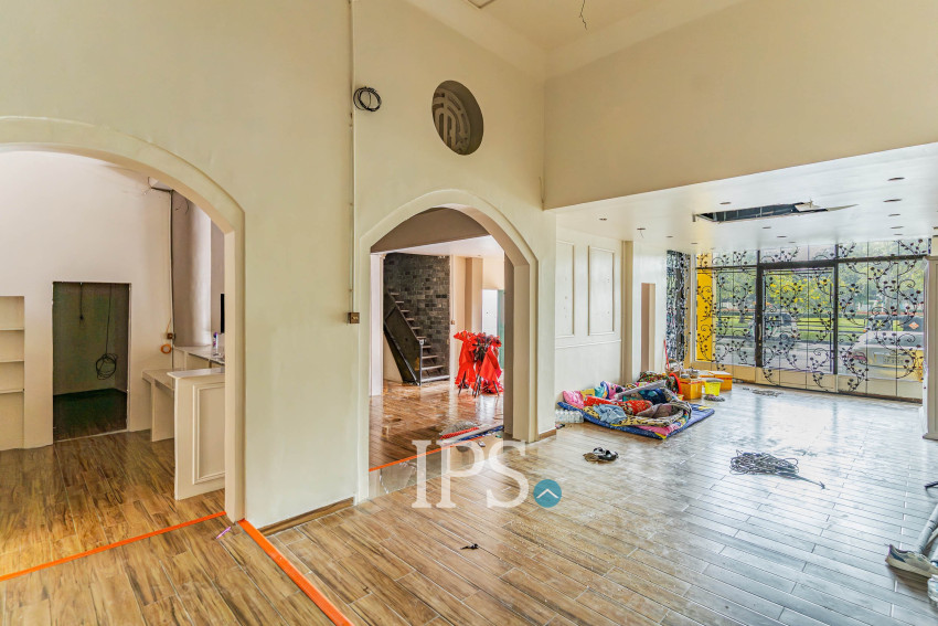 250 Sqm Commercial Building For Rent - Chakto Mukh, Phnom Penh
