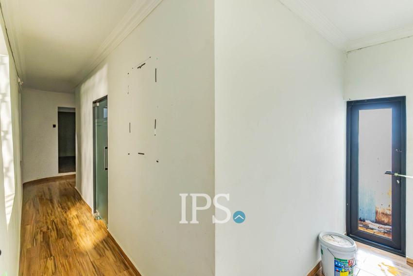 250 Sqm Commercial Building For Rent - Chakto Mukh, Phnom Penh