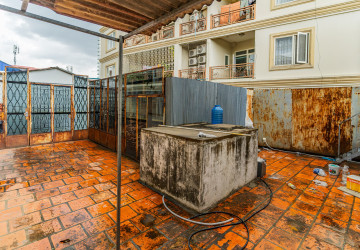 250 Sqm Commercial Building For Rent - Chakto Mukh, Phnom Penh thumbnail