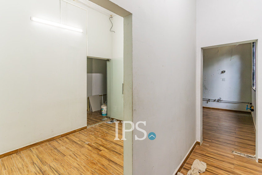 250 Sqm Commercial Building For Rent - Chakto Mukh, Phnom Penh