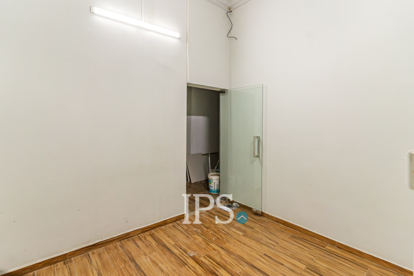 250 Sqm Commercial Building For Rent - Chakto Mukh, Phnom Penh