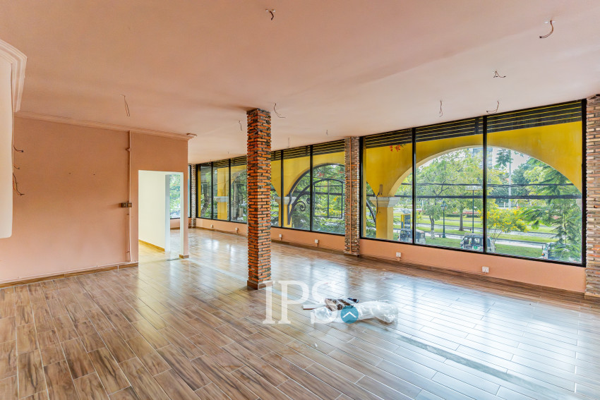 250 Sqm Commercial Building For Rent - Chakto Mukh, Phnom Penh