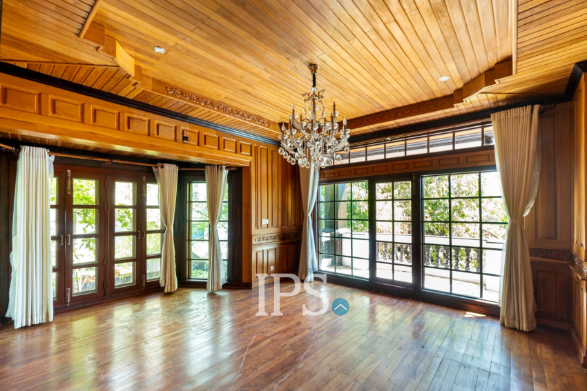 5 Bedroom Villa For Sale - Sala Kamreuk, Siem Reap