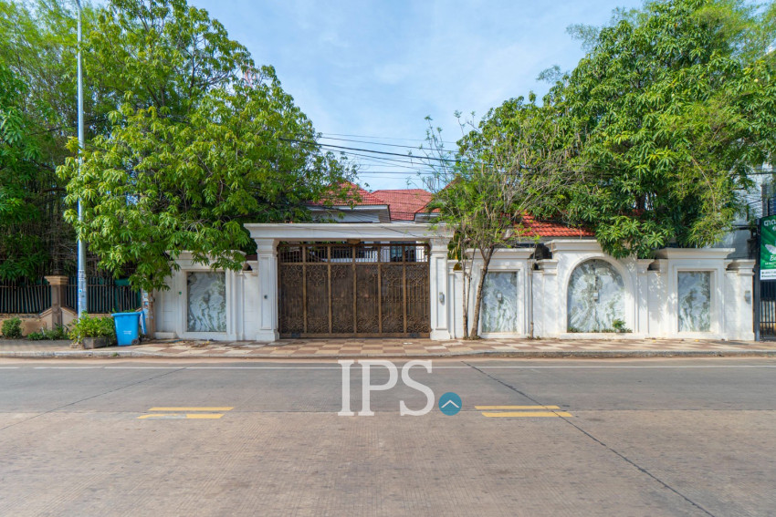 5 Bedroom Villa For Sale - Sala Kamreuk, Siem Reap