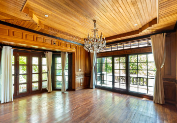 5 Bedroom Villa For Sale - Sala Kamreuk, Siem Reap thumbnail