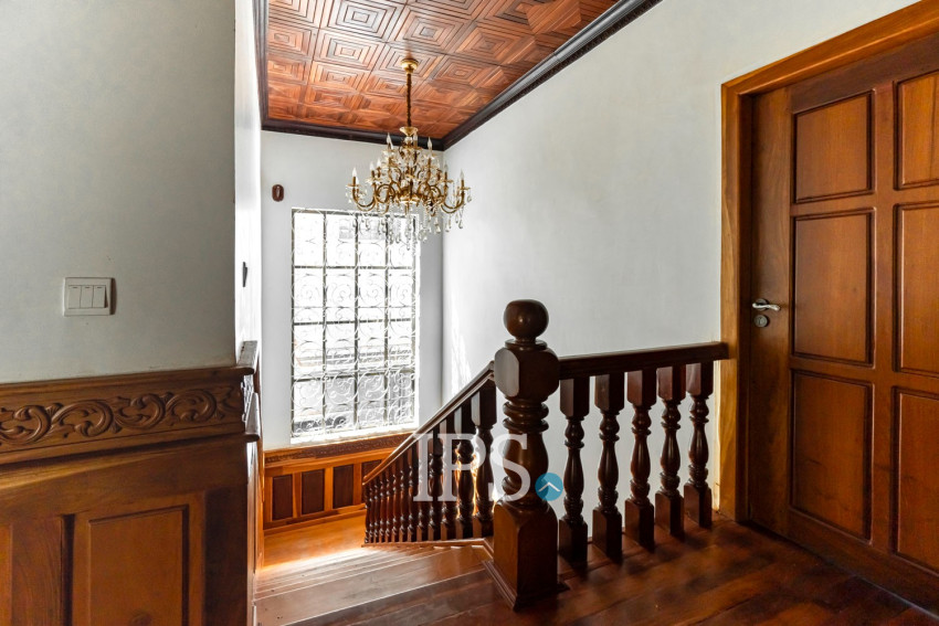 5 Bedroom Villa For Sale - Sala Kamreuk, Siem Reap