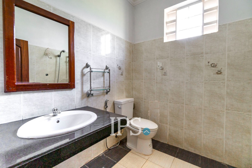 5 Bedroom Villa For Sale - Sala Kamreuk, Siem Reap