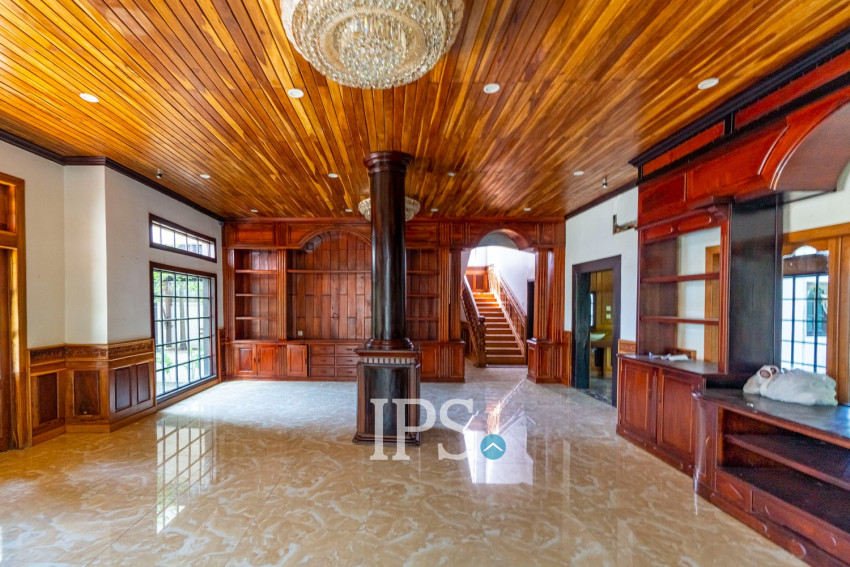 5 Bedroom Villa For Sale - Sala Kamreuk, Siem Reap
