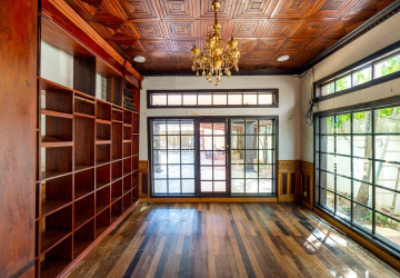 5 Bedroom Villa For Sale - Sala Kamreuk, Siem Reap thumbnail
