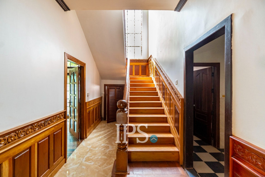 5 Bedroom Villa For Sale - Sala Kamreuk, Siem Reap