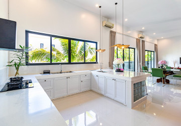 3 Bedroom Villa For Sale - Sangkat Siem Reap, Siem Reap thumbnail