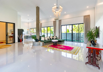 3 Bedroom Villa For Sale - Sangkat Siem Reap, Siem Reap thumbnail