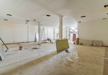 704 Sqm Commercial Building For Rent - Phsar Depou 2, Phnom Penh thumbnail