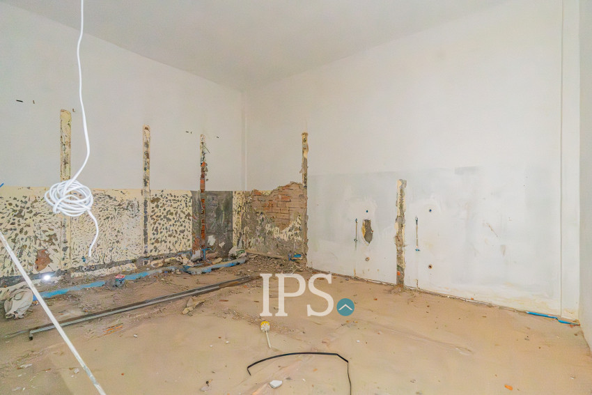704 Sqm Commercial Building For Rent - Phsar Depou 2, Phnom Penh
