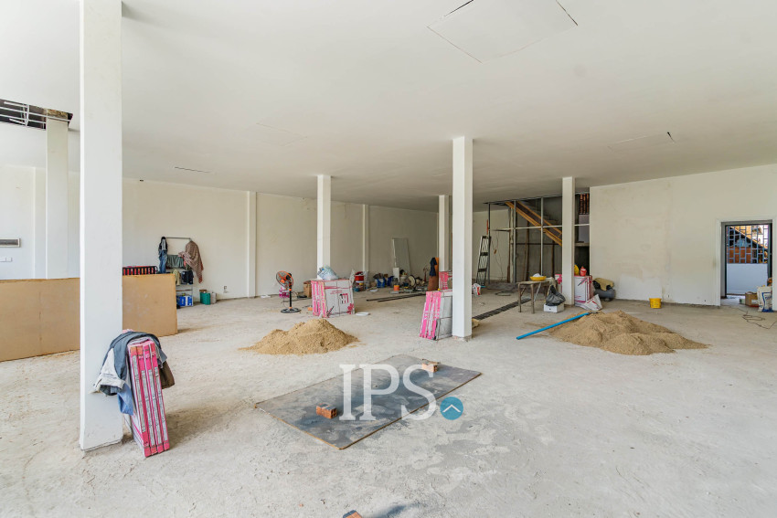 704 Sqm Commercial Building For Rent - Phsar Depou 2, Phnom Penh